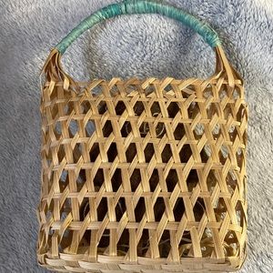 NWOT⭐️Small Trendy Straw Top Handle Bag 💼